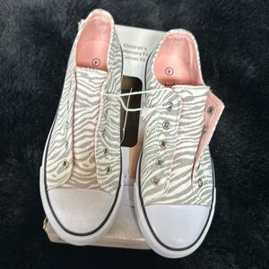 L&D Memory Foam Canvas Slip ons Womens 5.5 Kids Sz 4